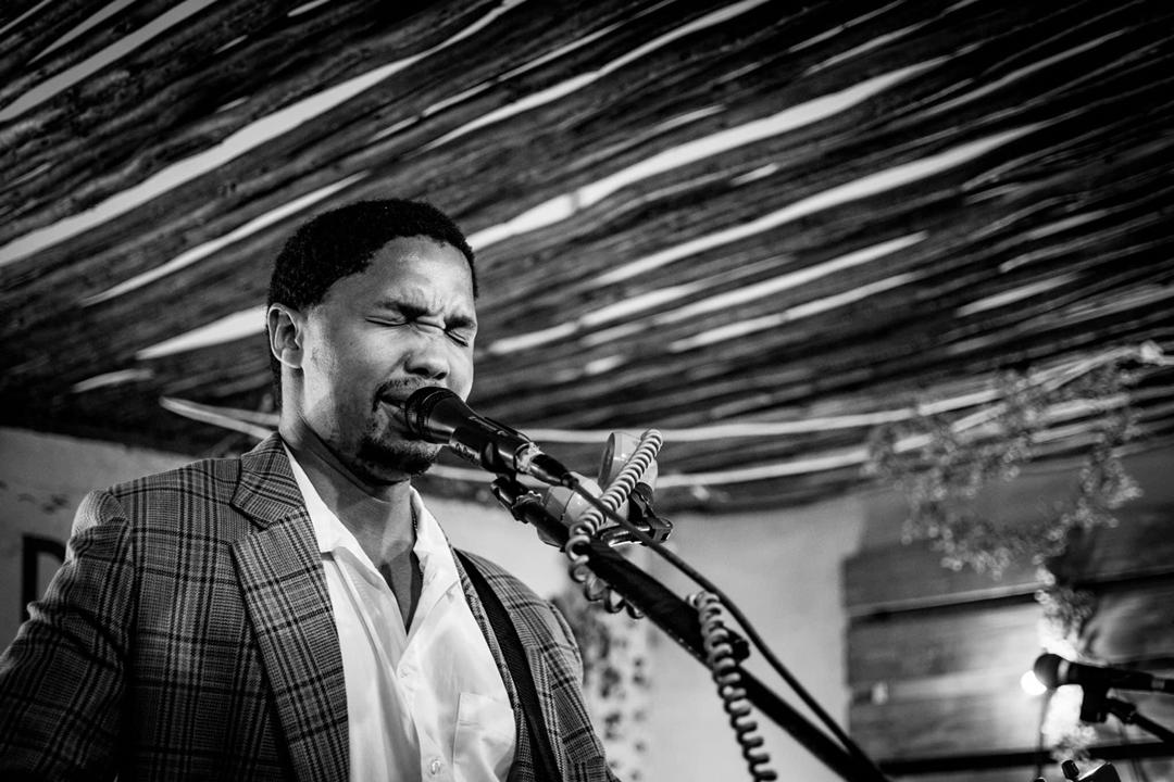 Sagarias Tsam performing live